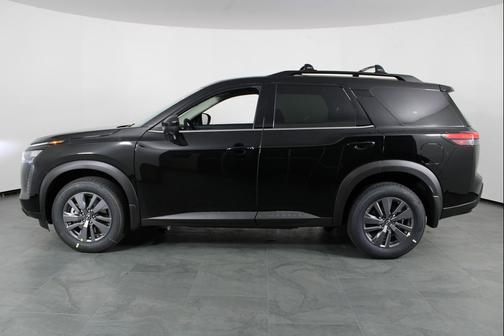 Super Black 2026 Nissan Pathfinder SV