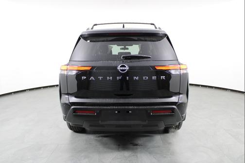 Super Black 2026 Nissan Pathfinder SV