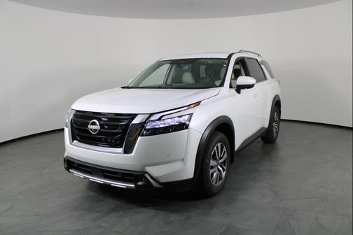 2025 Nissan Pathfinder SL FWD