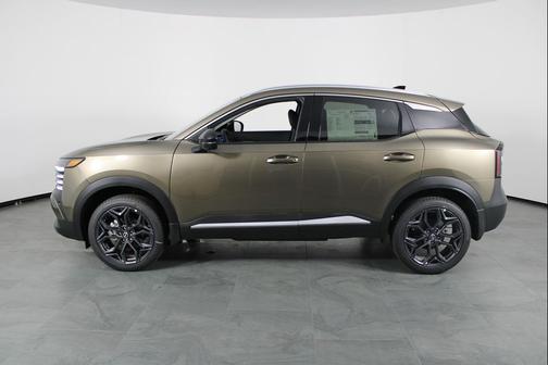 Canyon Bronze Metallic 2026 Nissan Kicks SR