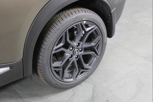 Canyon Bronze Metallic 2026 Nissan Kicks SR