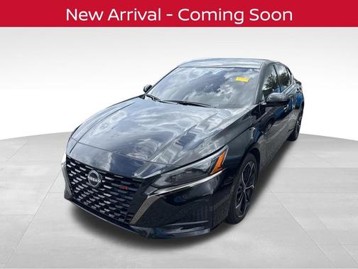 Super Black 2025 Nissan Altima SR FWD