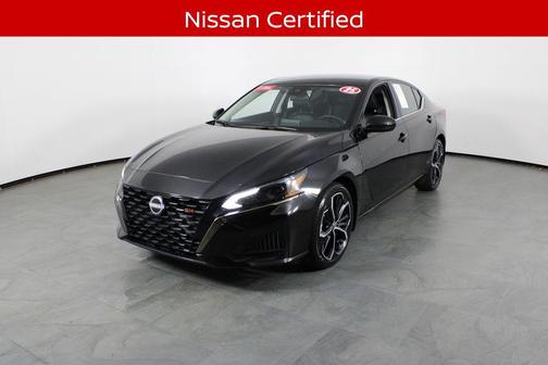 Super Black 2025 Nissan Altima SR FWD