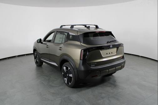 Canyon Bronze Metallic 2026 Nissan Kicks SR