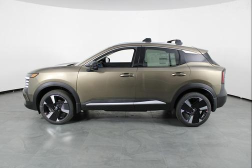 Canyon Bronze Metallic 2026 Nissan Kicks SR