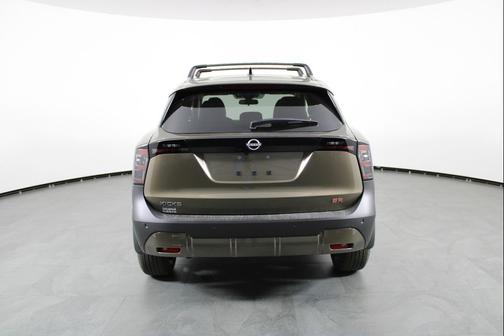 Canyon Bronze Metallic 2026 Nissan Kicks SR