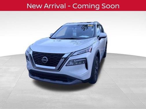 Pearl White Tricoat 2023 Nissan Rogue SV