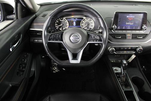 2020 Nissan Altima SR FWD