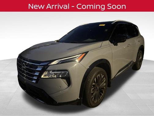 Boulder Gray Pearl/Super Black 2024 Nissan Rogue Platinum