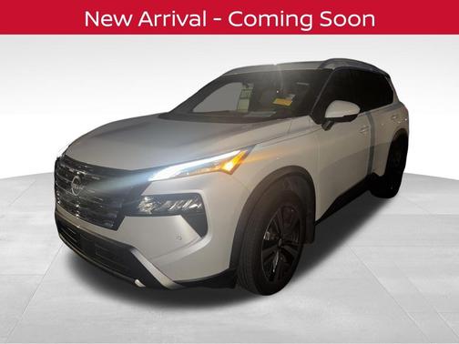 Everest White Pearl 2024 Nissan Rogue SL