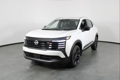 Aspen White Tricoat 2026 Nissan Kicks SR