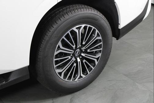 Aspen White Tricoat 2026 Nissan Armada SL