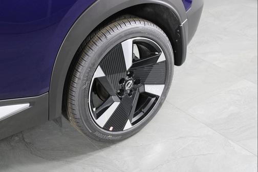 Deep Blue Pearl 2026 Nissan Kicks SR