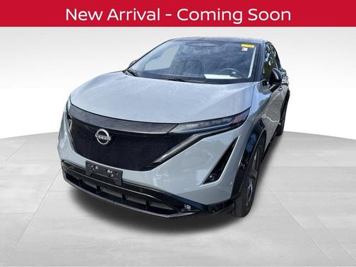 Boulder Gray Pearl/Black Diamond Pearl 2023 Nissan ARIYA PLATINUM+
