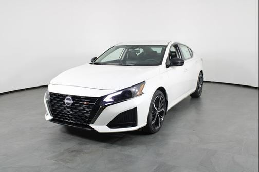 2025 Nissan Altima SR FWD