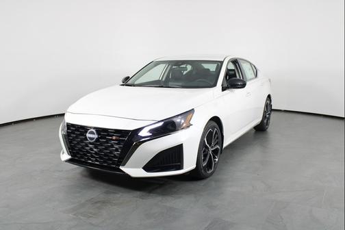 2025 Nissan Altima SR FWD
