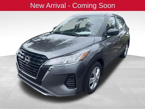 Gun Metallic 2025 Nissan Kicks S