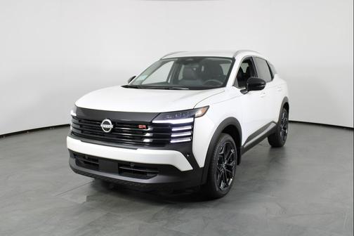 Aspen White Tricoat 2026 Nissan Kicks SR