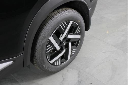 Super Black 2026 Nissan Kicks SV