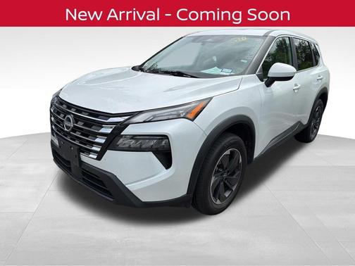 Everest White Pearl 2024 Nissan Rogue SV