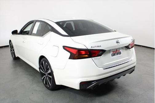 2021 Nissan Altima SR FWD