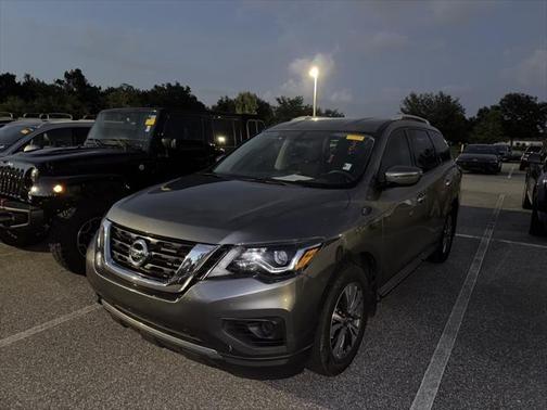 2019 Nissan Pathfinder S