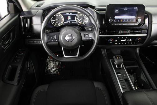 2025 Nissan Pathfinder SV FWD