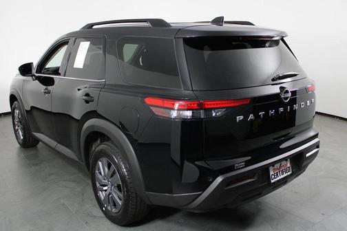 2025 Nissan Pathfinder SV FWD