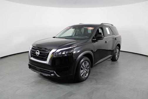 2025 Nissan Pathfinder SV FWD