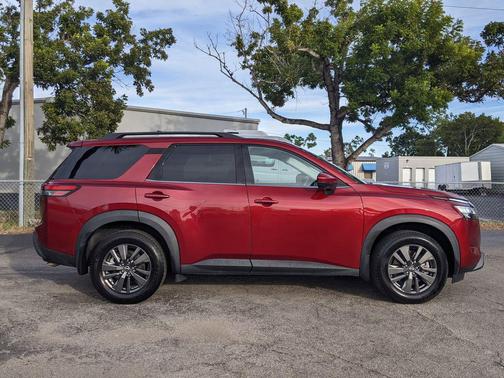 2022 Nissan Pathfinder SV 4WD
