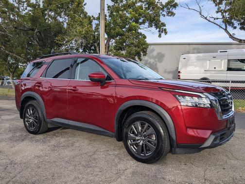 2022 Nissan Pathfinder SV 4WD