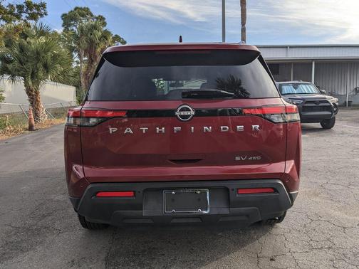 2022 Nissan Pathfinder SV 4WD