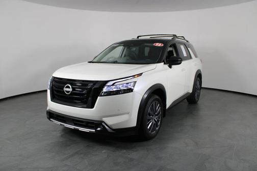 2023 Nissan Pathfinder SL FWD
