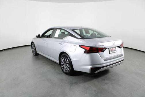 Brilliant Silver Metallic 2023 Nissan Altima 2.5 SV