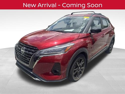 Scarlet 2023 Nissan Kicks SR