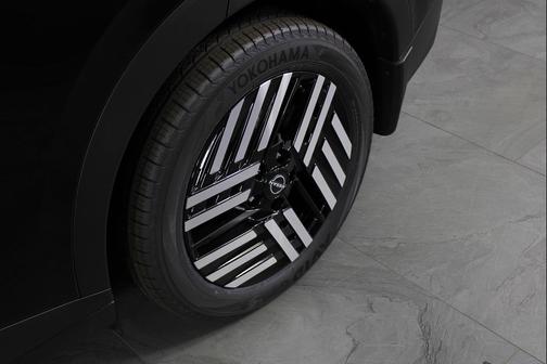 Black Diamond Pearl 2026 Nissan Leaf SV+