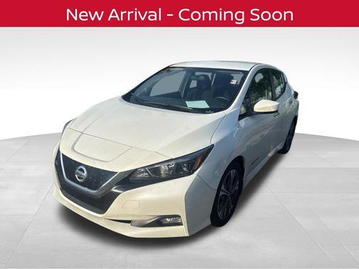 Pearl White 2018 Nissan Leaf SV