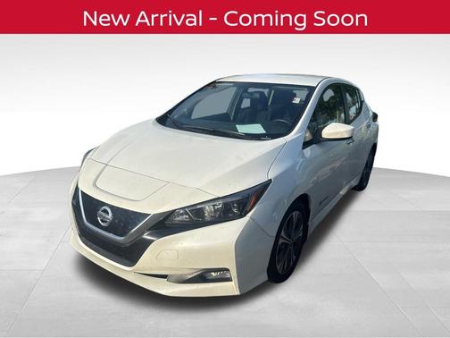 Pearl White 2018 Nissan Leaf SV