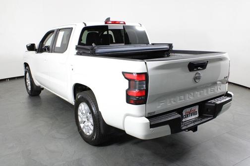 Glacier White 2024 Nissan Frontier SV