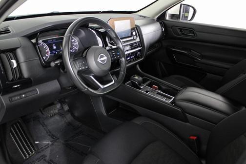 2023 Nissan Pathfinder SV FWD