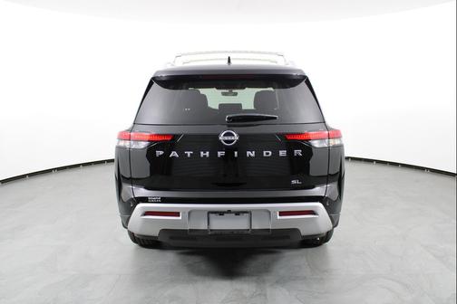 2025 Nissan Pathfinder SL FWD