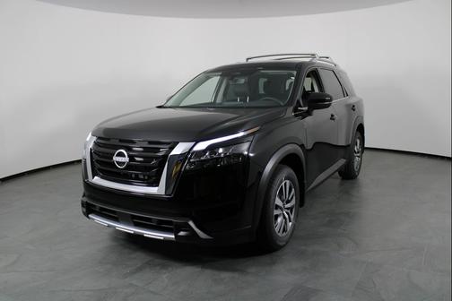 2025 Nissan Pathfinder SL FWD