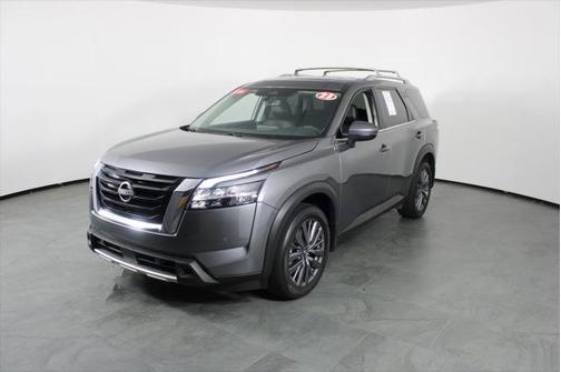 2023 Nissan Pathfinder SL FWD