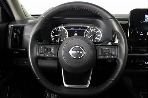 2023 Nissan Pathfinder SL FWD