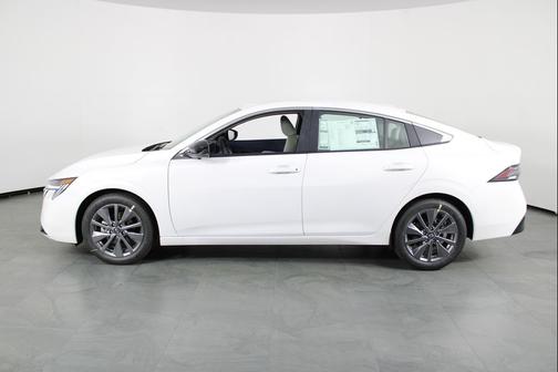 Aspen White Tricoat 2026 Nissan Sentra SL