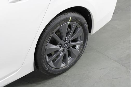 Aspen White Tricoat 2026 Nissan Sentra SL