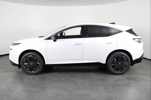 Everest White Pearl Tricoat 2026 Nissan Murano Platinum