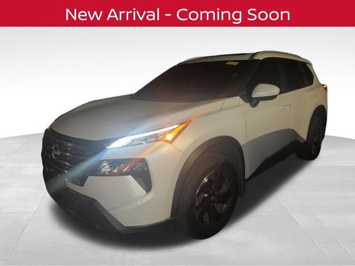 Everest White Pearl 2024 Nissan Rogue SV