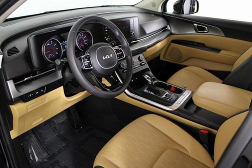 2023 Kia Carnival LX