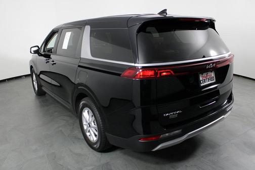 2023 Kia Carnival LX